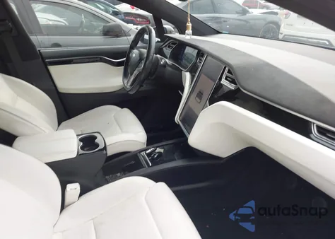 2016 Tesla Model X 60D/70D/75D/90D из США, поврежденный, VIN 5YJXCAE20GF007953
